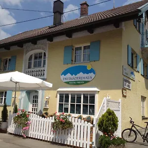 Auberge de jeunesse Dreimaederlhaus, Rieden